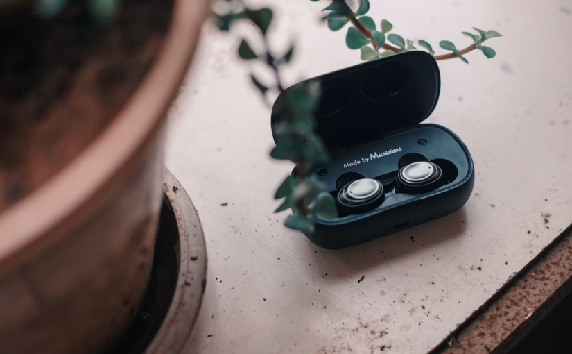 Best Noise Cancelling Earbuds Compared for Comfort and Performance