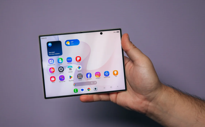 Samsung Galaxy Z Fold 8 Faces a New Challenge From Apple’s Foldable iPhone